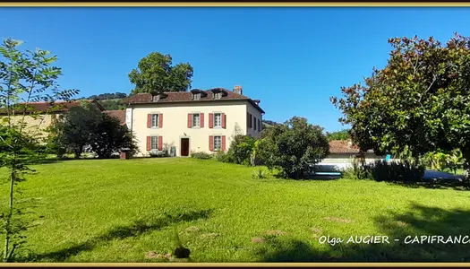 Dpt Pyrénées Atlantiques (64), à vendre LARCEVEAU ARROS CIBITS maison P7 de 320 m² - Terrain de 