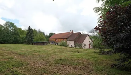 Belle maison avec Chdh et beaucoup de terrain sur un endroit ma 