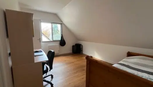 Grande chambre à louer pour étudiant chez l'habitant 