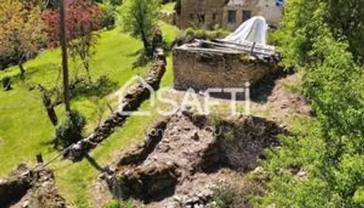 Ruines cadastrées dans hameau de caractère 