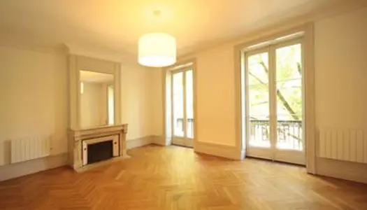 Appartement T2 bourgeois Triangle d'Or 