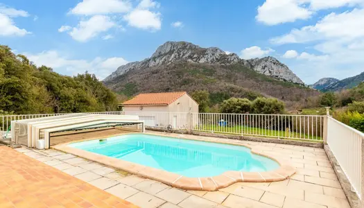 Villa plain pied avec piscine sans vis à vis en pleine nature + garage de 55m2