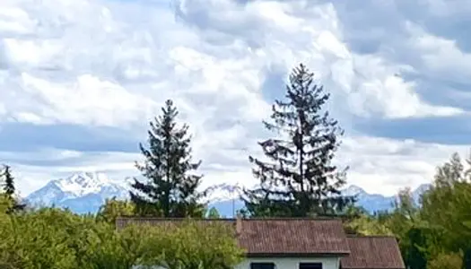 Maison de campagne au calme avec très grand terrain 