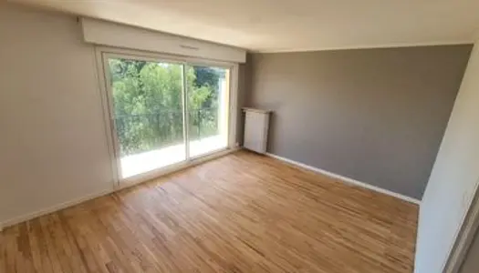 Au coeur de Sanvic Eglise, au calme, appartement de 80 m² loué vide, refait à neuf 