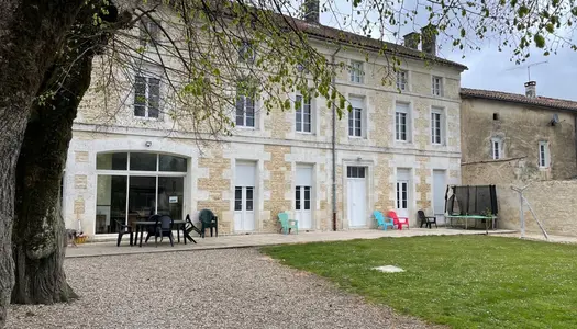 Maison Vente Saint-Cybardeaux 14 pièces 550 m²