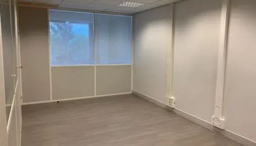 Bureau a louer de 10m² a 50m² cergy prefecture 