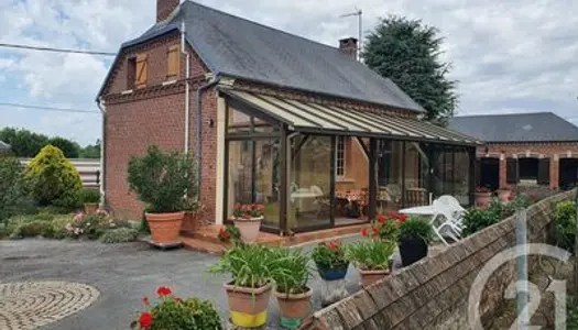 CHARME RUSTIQUE pour cette MAISON DE PAYS, située A 5km ....