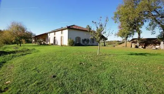 ANCIENNE FERMETTE AVEC RÉNOVATION DE QUALITÉ, SECTEUR "PROCHE LE FOUSSERET" 