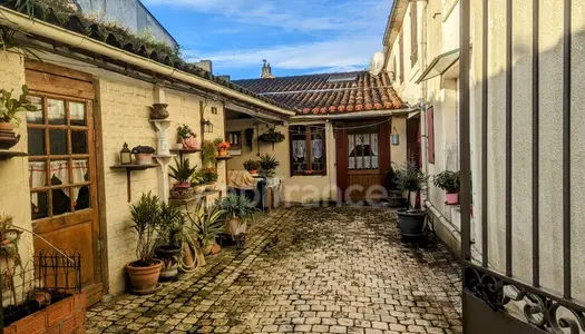 Dpt Charente (16), à vendre SEGONZAC investissement locatif maison louée en centre bourg 