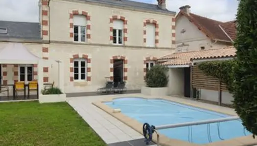 Maison/piscine/jardin + 2 logements 