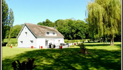 A vendre cette belle maison avec un beau jardin 