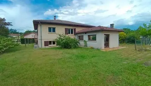 Magnifique villa avec piscine à Villeneuve de Marsan 