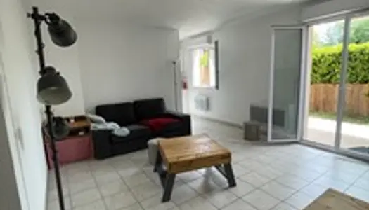 JOLI APPARTEMENT T2 EN REZ DE CHAUSSEE AU CALME 