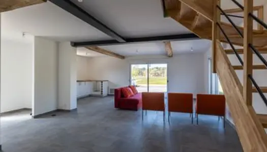 Maison avec 4 chambres entièrement refaite à neuf à 20 minutes du Mans