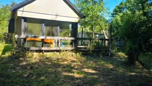 Chalet de campagne sur terrain de loisirs