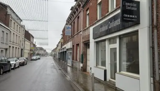 Local commercial 55m2 centre ville prox grand place et marché 