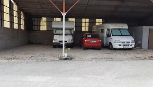 Loue emplacement parking camping car soushangar