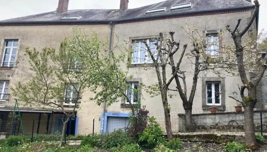 Dpt Creuse (23), à vendre FELLETIN maison de 243 m² - Terrain de 541 m²