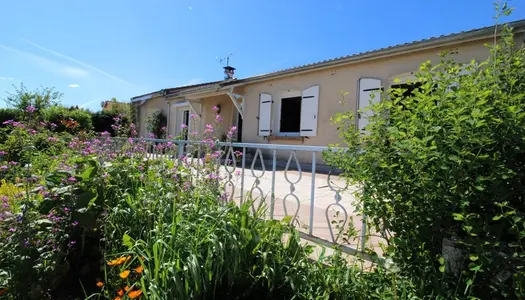 Dpt Haute Loire (43), à vendre SAINT JUST MALMONT maison P5 de 118 m² - Terrain de 1 314,00 m² - 