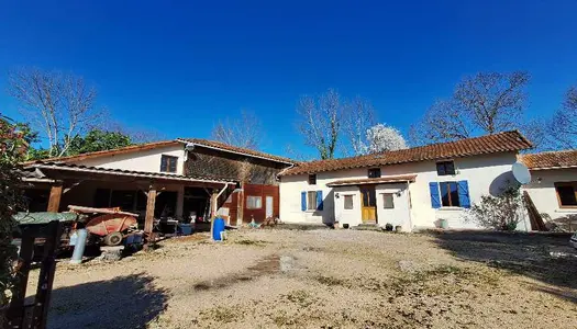 Maison individuelle de 4 chambres avec piscine, vue sur les Pyrénées, avec 30000 m2 de terrain pla