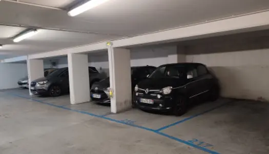 Parking/box 180 m²