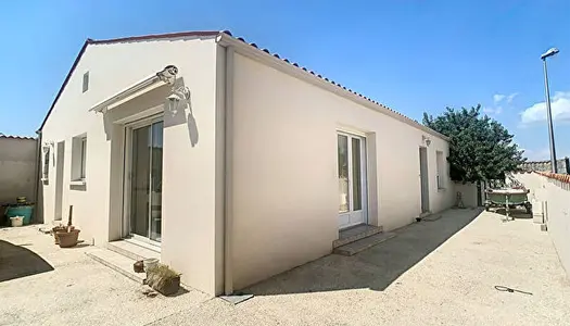 A VENDRE Maison de plain pied, 3 chambres, garage, jardin, situee a Puilboreau, aux portes de LA 