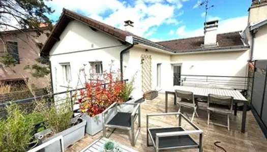 La galcière / maison / 3 chs + 1 bureau / jardin / terrasse / patio / garage 