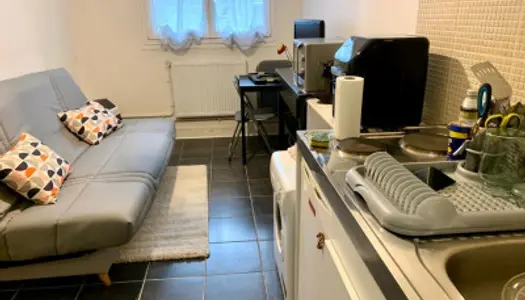 Studio 1 pièce 14 m² 