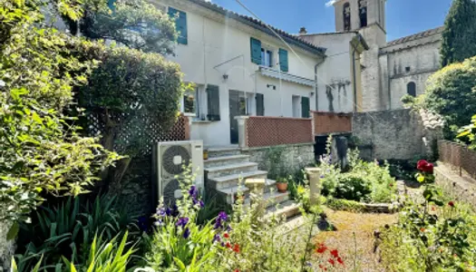 Charmante maison de village à Malaucène avec jardin 