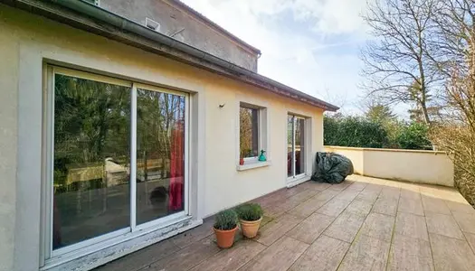 Maison 8 pièces 223 m²