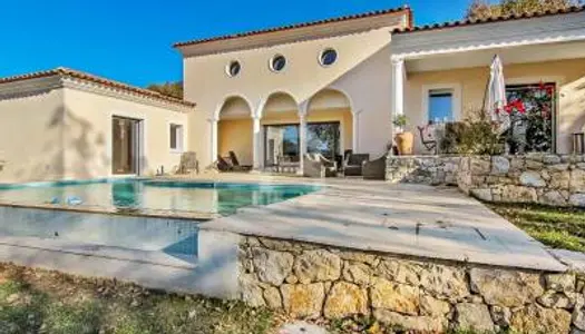 BAISSE DE PRIX ! Magnifique maison contemporaine à vendre à Chateauneuf-Grasse