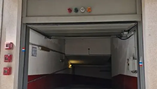 Parking sous-terrain privé Cardinet 