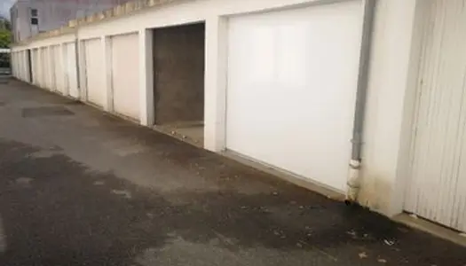 Vente garage Lorient Lanveur 