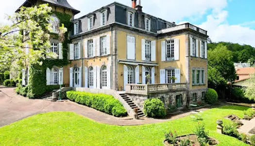 Château 18 pièces 876 m² 