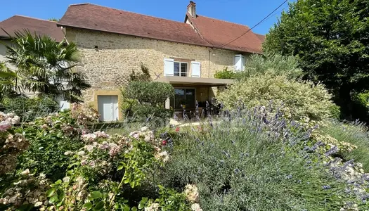 Dpt Dordogne (24), à vendre  maison P8 de 292,68 m² - Terrain de 1 777,00 m²