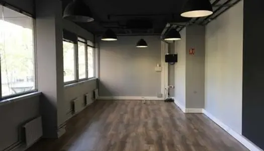 Bureaux - A LOUER - 173 m² divisibles à partir de 65 m² 
