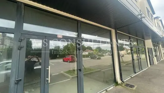 Local commercial 82 m²