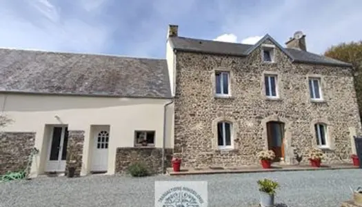 BRETTEVILLE SUR AY. Très jolie maison en pierres à 3,6 km de la mer, en campagne. Ag du Donjon