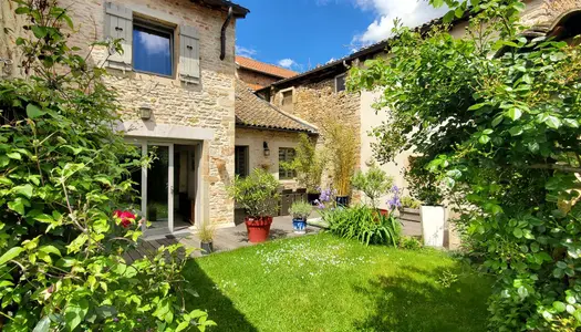 Centre Cluny - Belle maison romane rénovée avec jardin et garages 