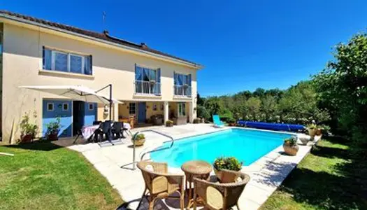 Superbe maison de 3/4 chambres avec piscine, à pied du centre vi 