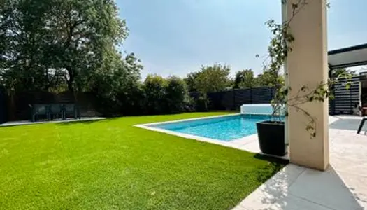 Jolie villa T5 refaite à neuf avec piscine 
