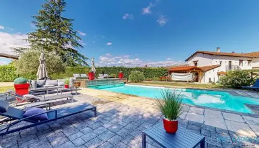 Maison 6 pièces 230 m² 