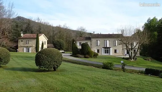 Maison 7 pièces 352 m²