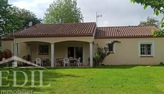 Maison individuelle de plain pied de 2007, 3 chambres, garage 