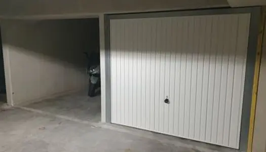 Garage/Box à CUERS 
