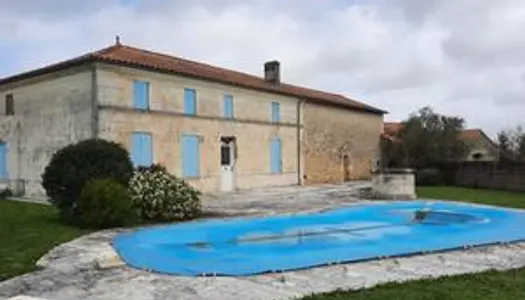 Charentaise rénovée 3 chambres piscine