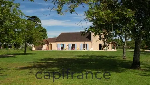 Belle Demeure 6 chambres Carennac dans son parc avec piscine 