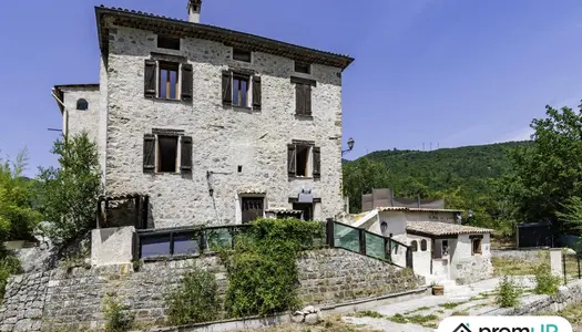 Vente Bastide 239 m² à Villars sur Var 604 000 €