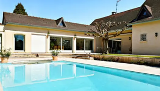 Villa de 6 pièces avec piscine à vendre à Pouilly-sous-Charlieu