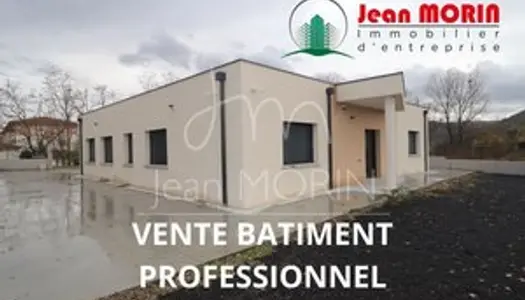 A vendre Bâtiment professionnel 205 m² sur terrain de 2150 m² à LAVEYRON